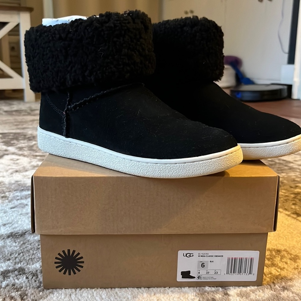 UGG Mika Classic Sneaker